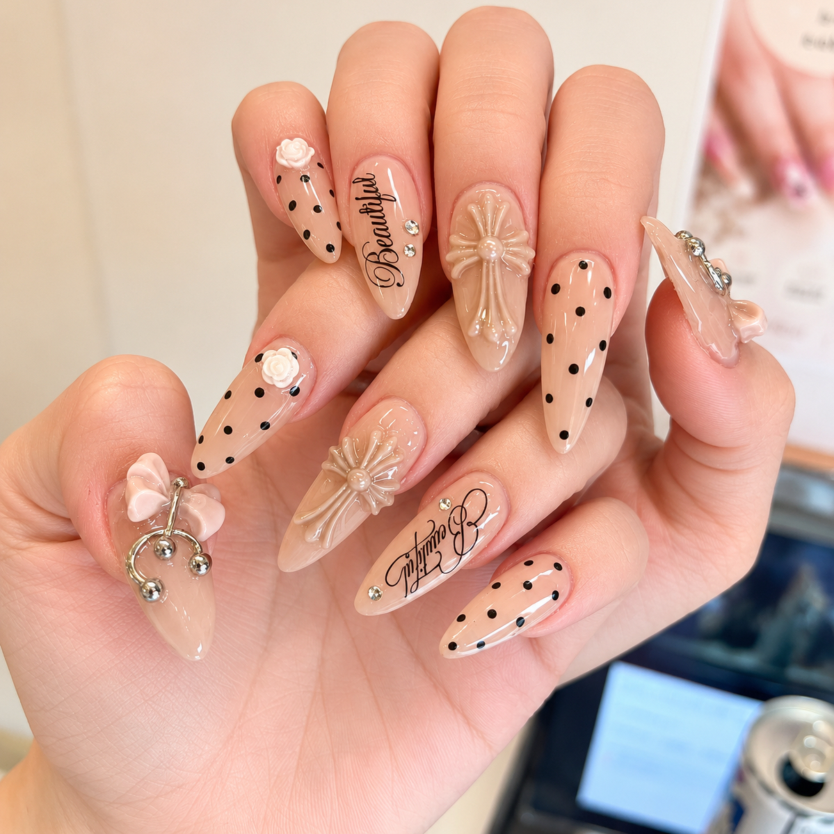 DAISY_NAIL_RISA