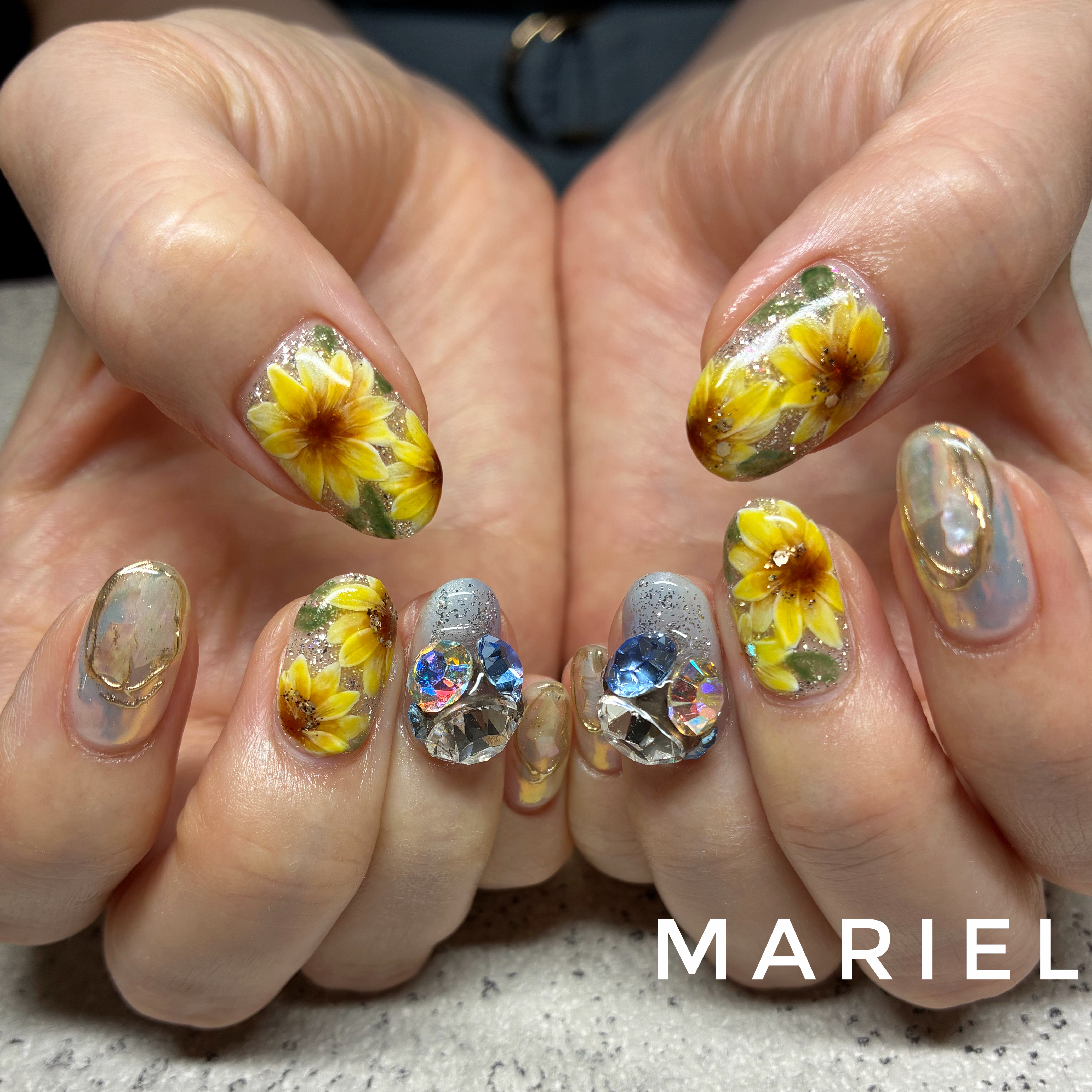 Nail_mariel