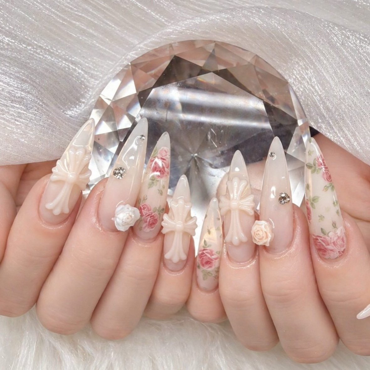YumiRisuNails