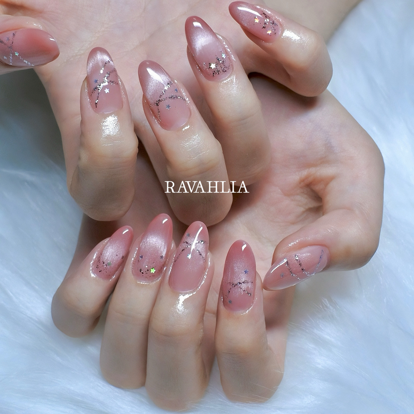 Ravahlia_nails