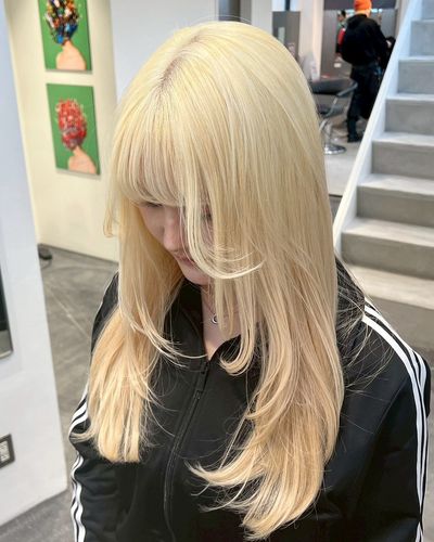 Ｗブリーチ➕艶カラー＋保湿トリートメント🎀✨