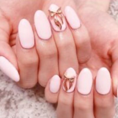 【ワンポイントが超かわいい♪】ビジュー2つ付きワンカラーorラメグラ♪