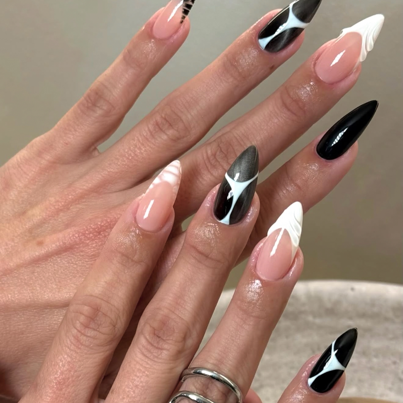 Hine_RibonNail