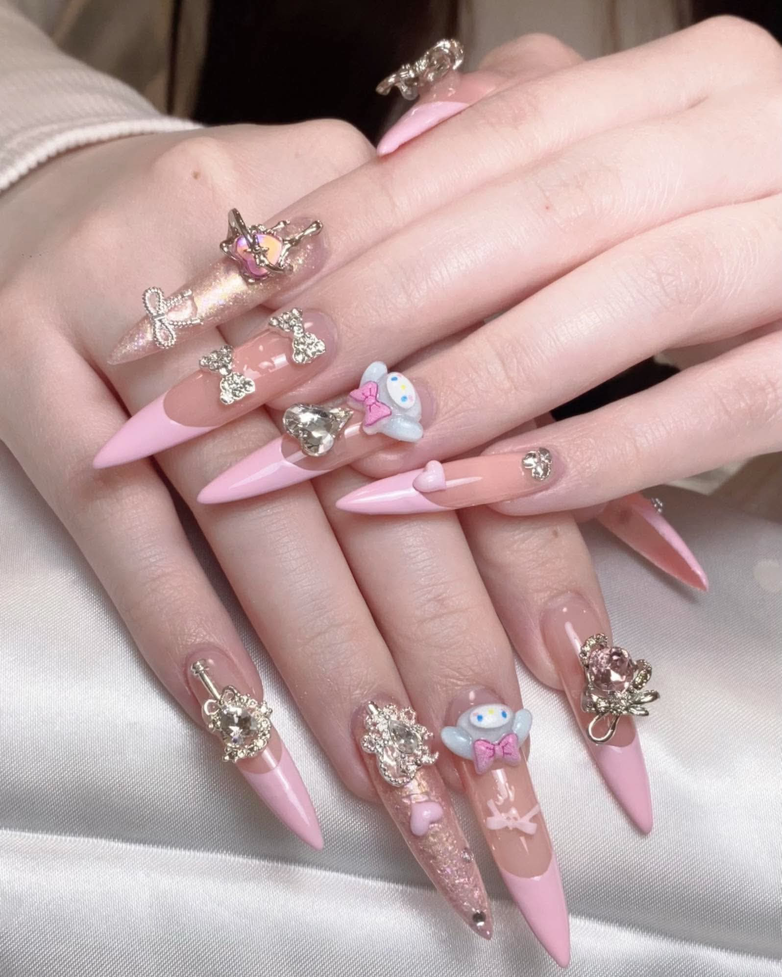 Nhi_nail2412