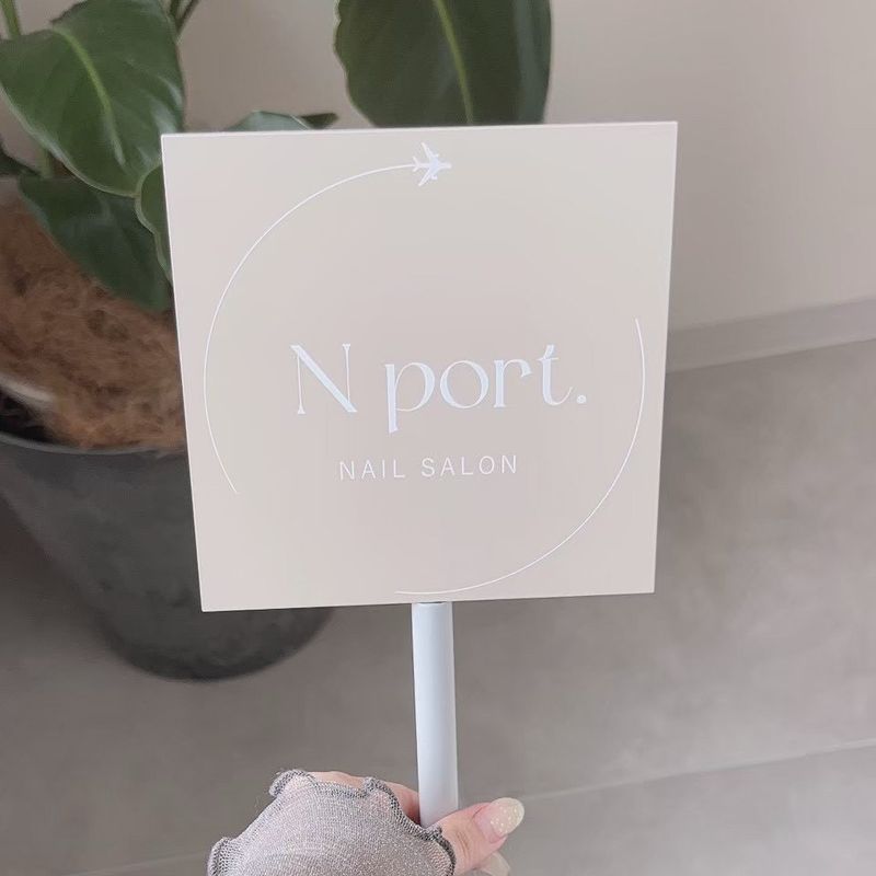 nail salon N port.