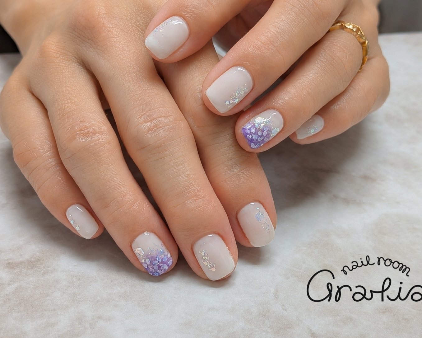 nail_room_gratia