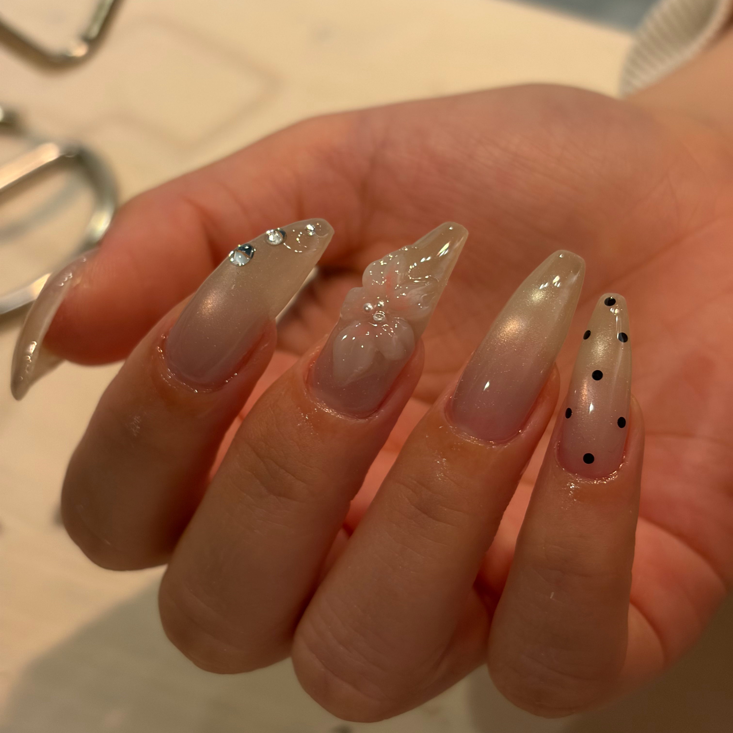 nails__mako