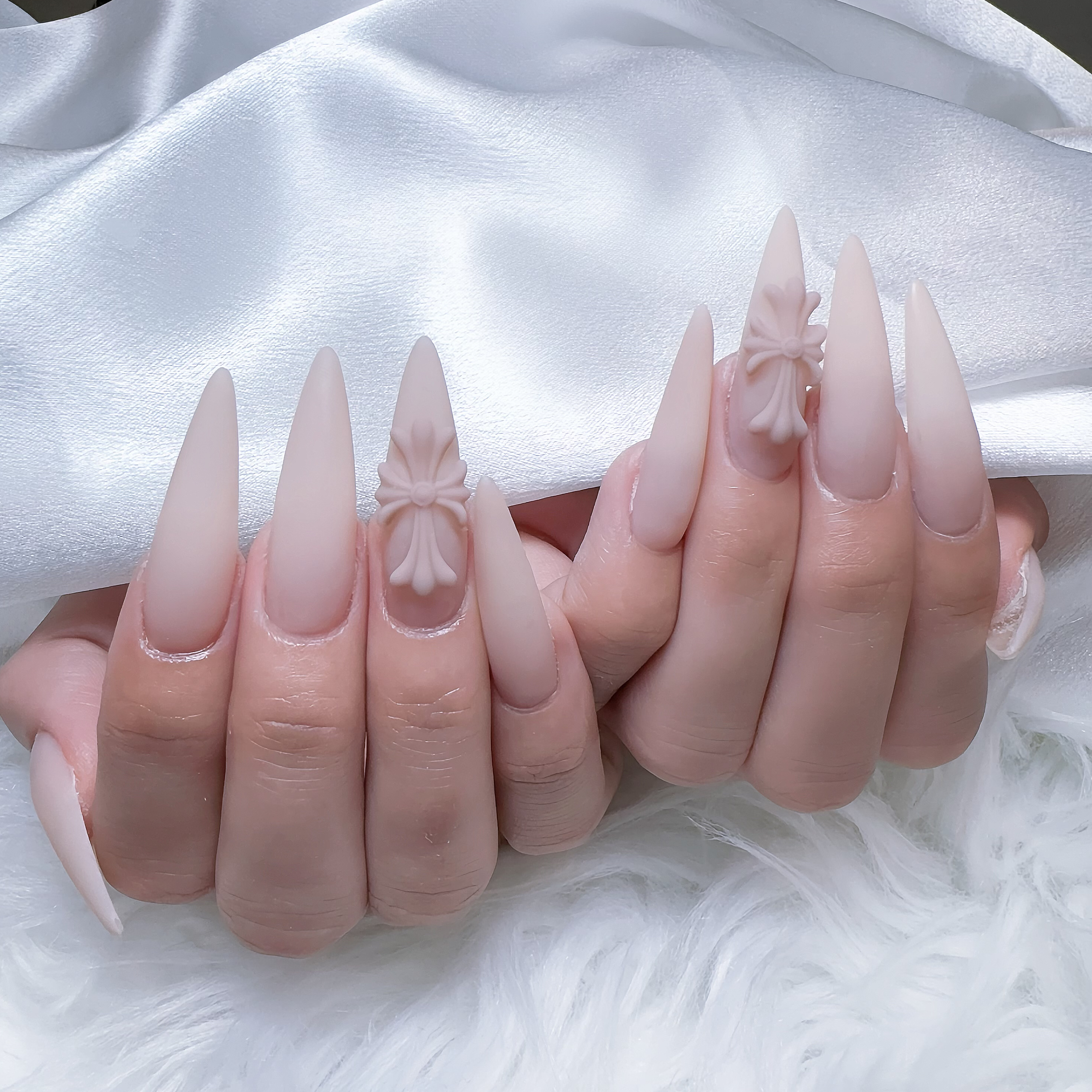 lavenia_nail