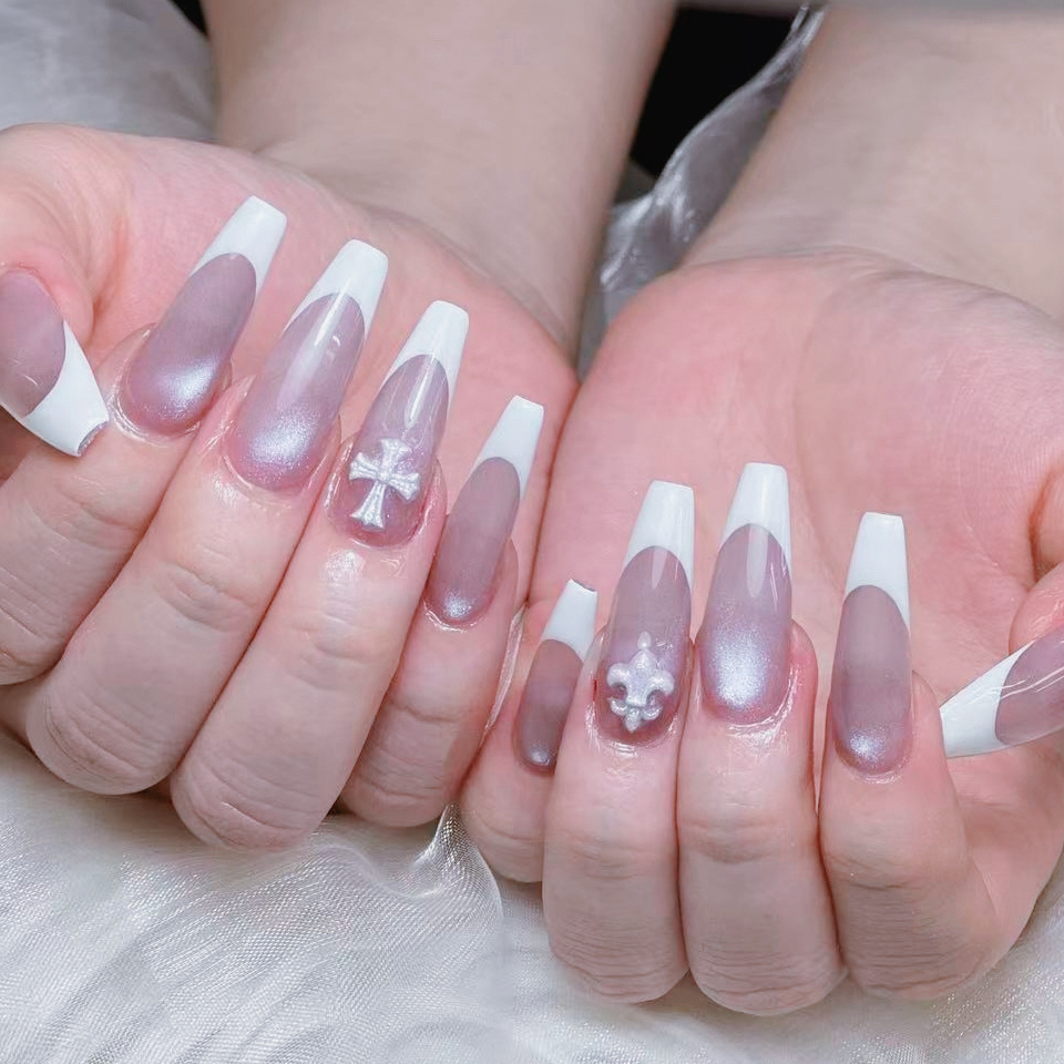 Bloom_Nail