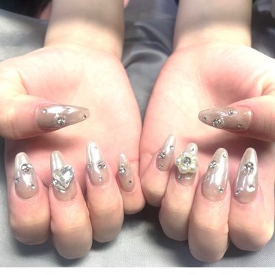 デザイン系💅パーツ、ストーン2本アート入り