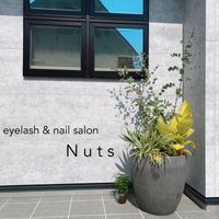 nailsalon_Nuts