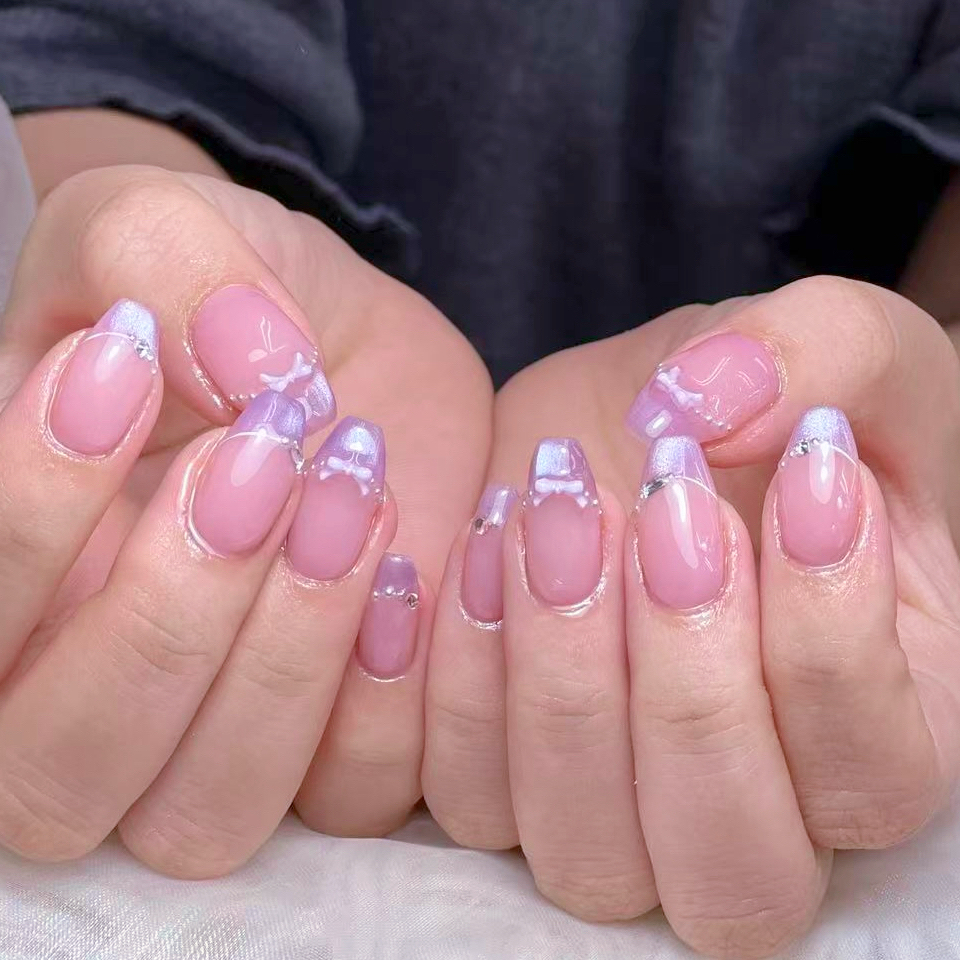 Bloom_Nail