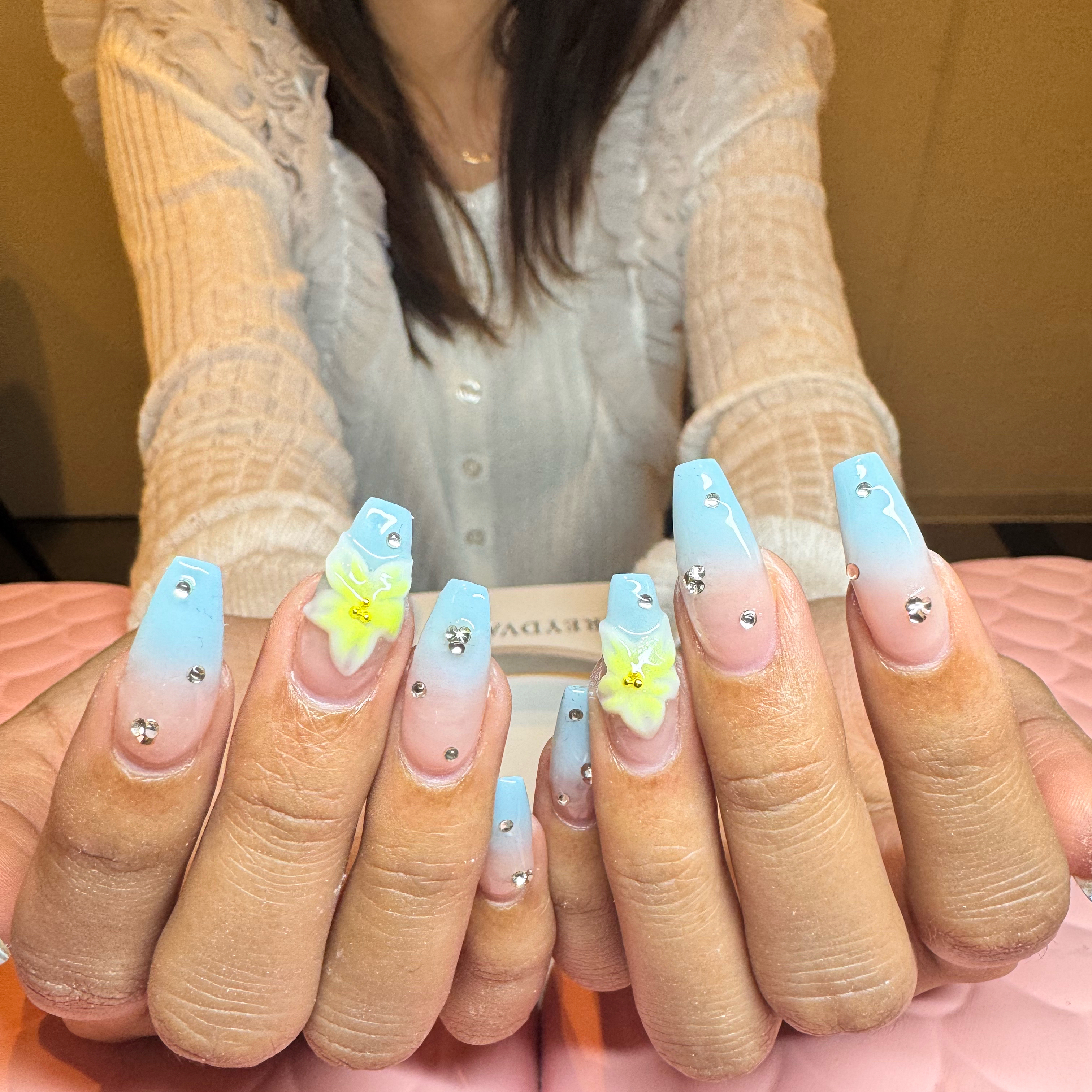 nailsalongia
