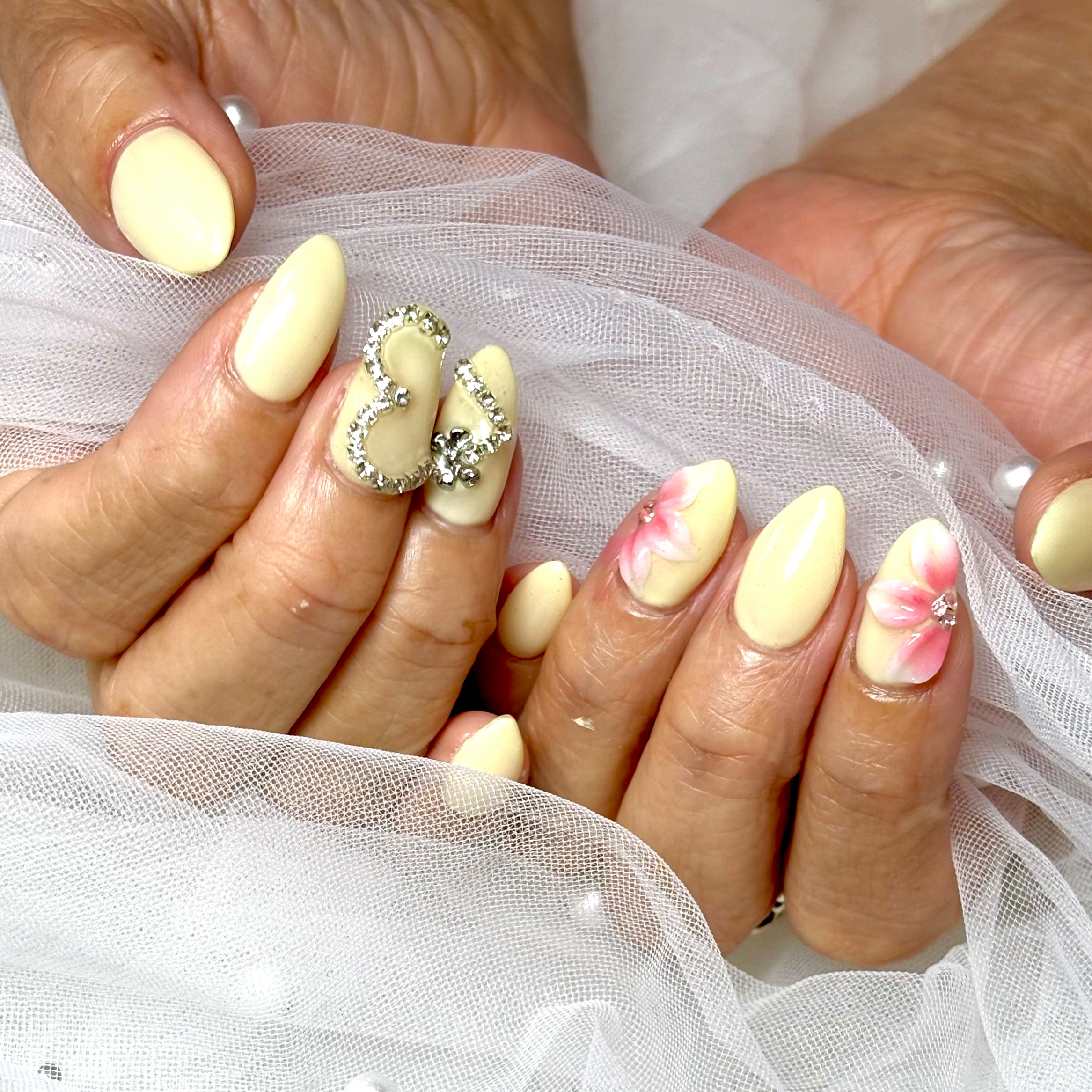 Lavi_nail
