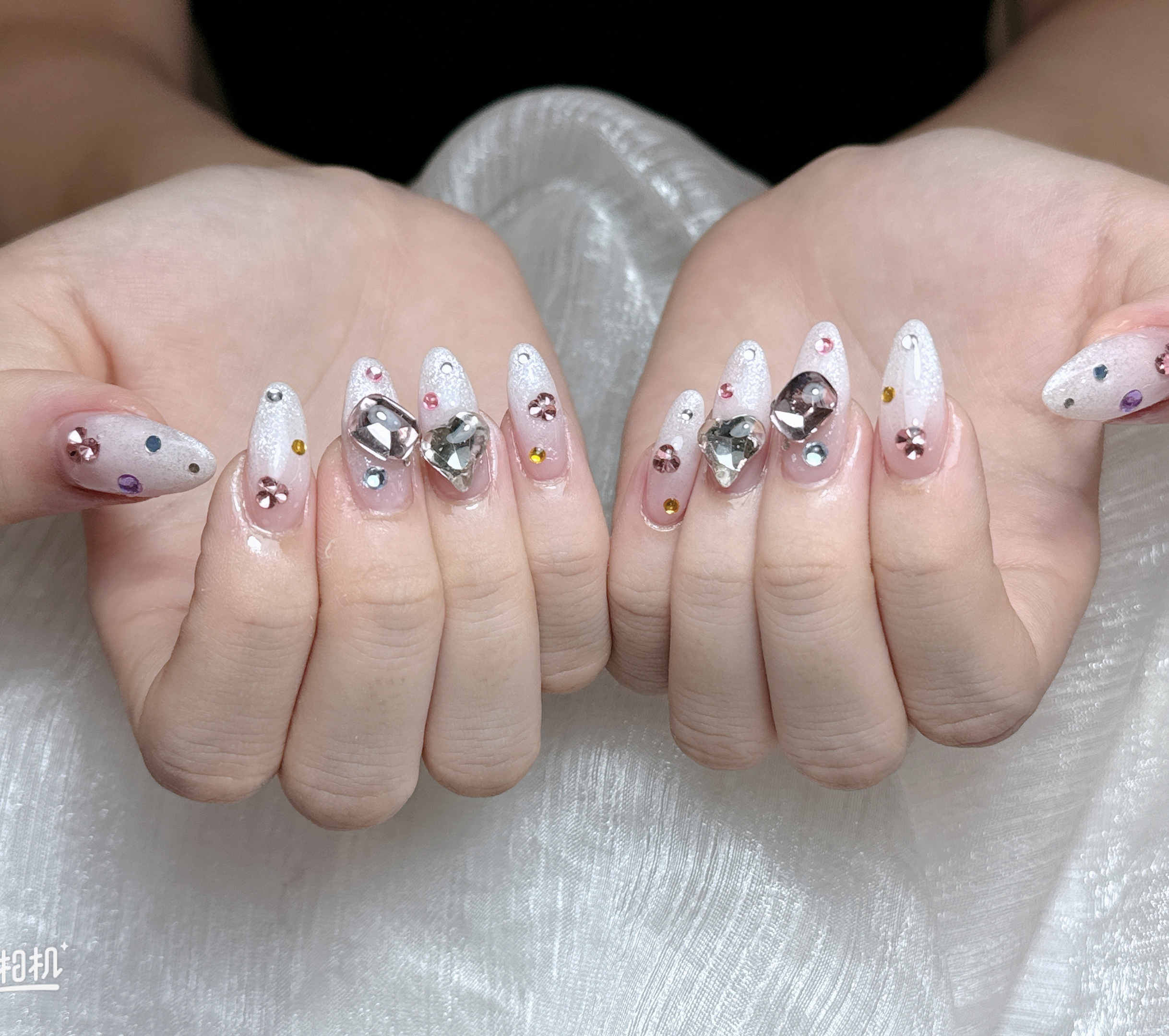 LUNA_Nails