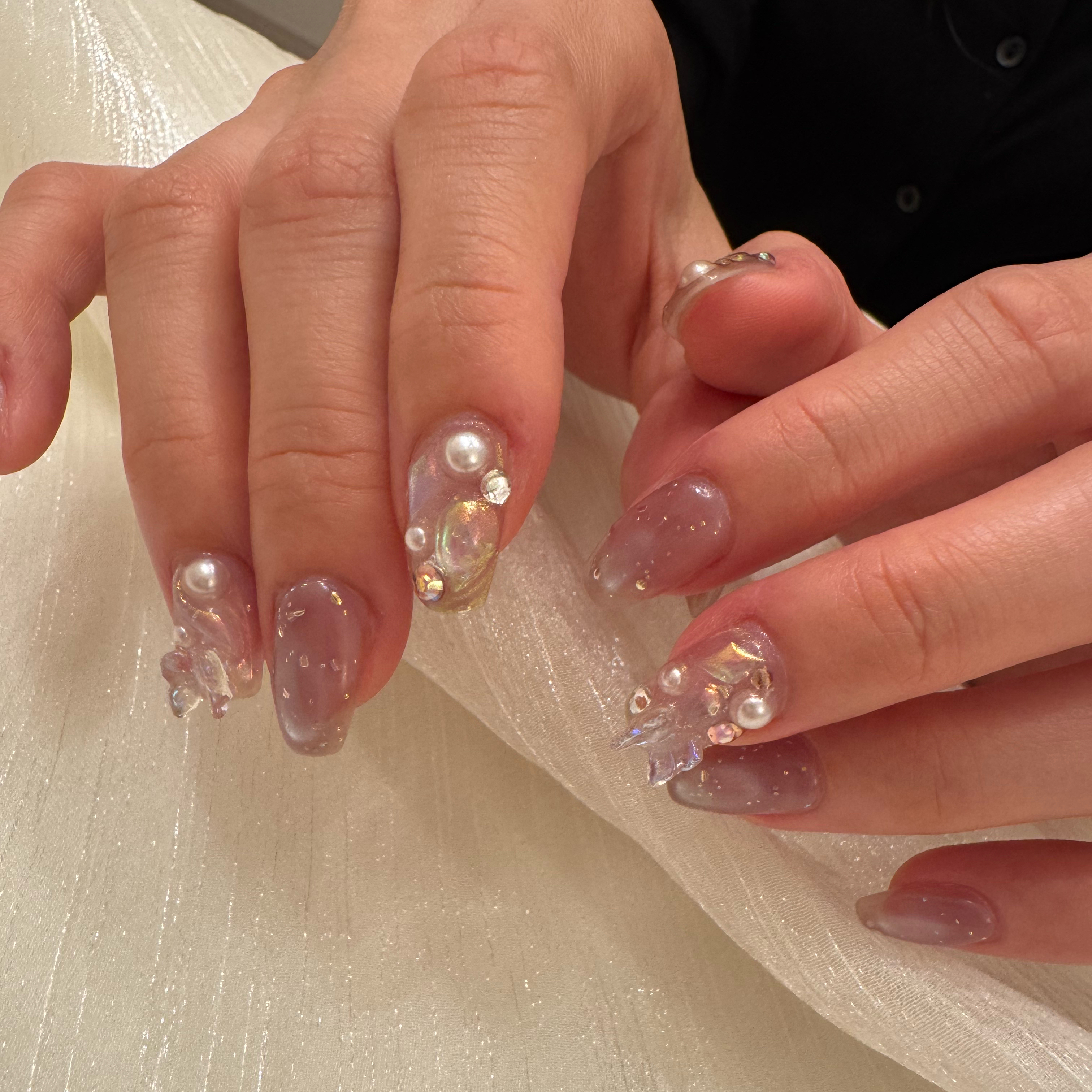 nailroom_emo