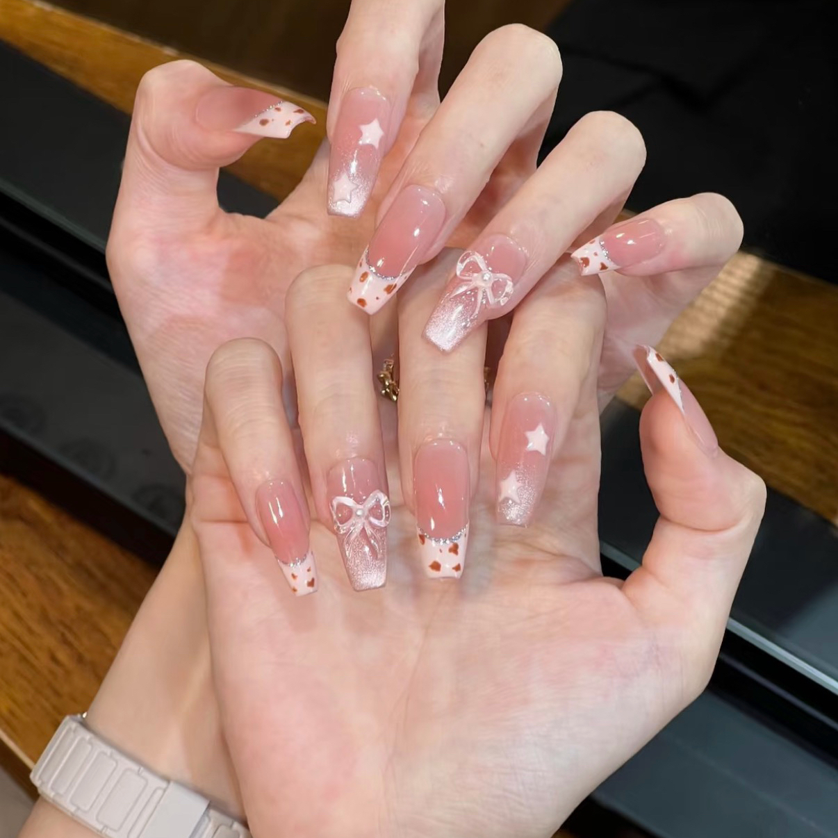 Mira.nail