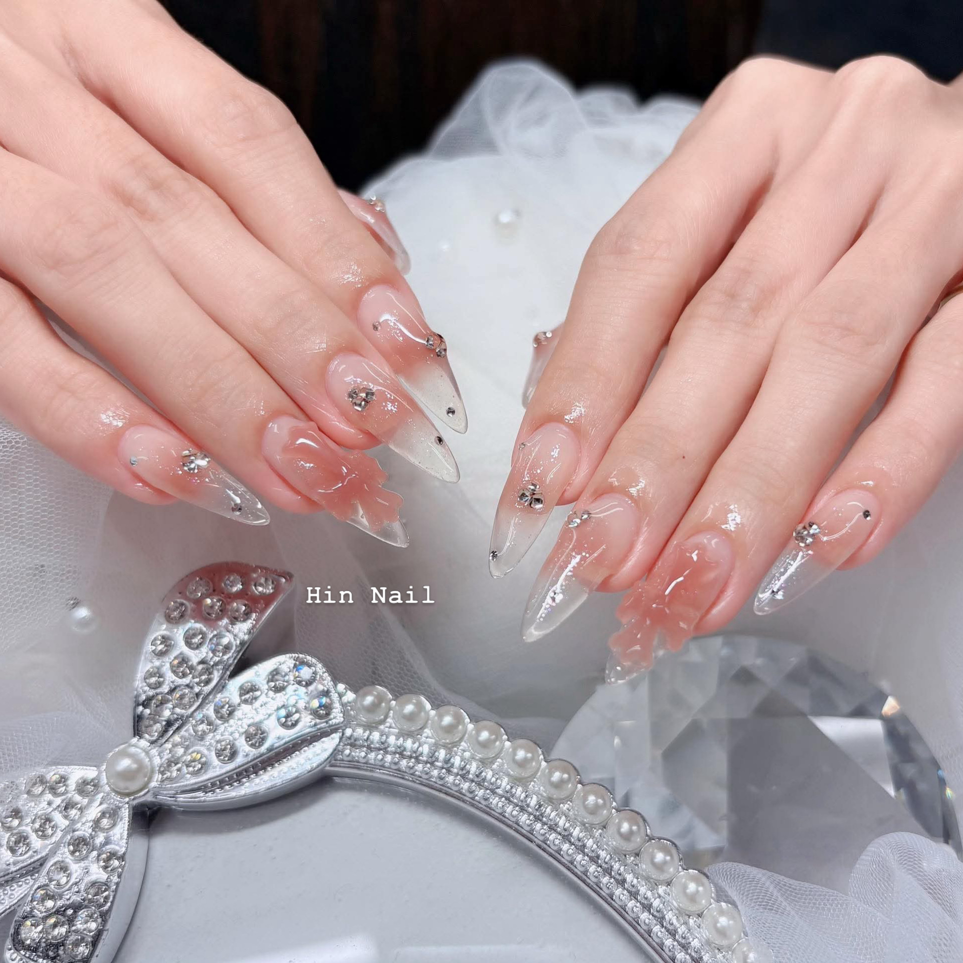 Hin_Nail