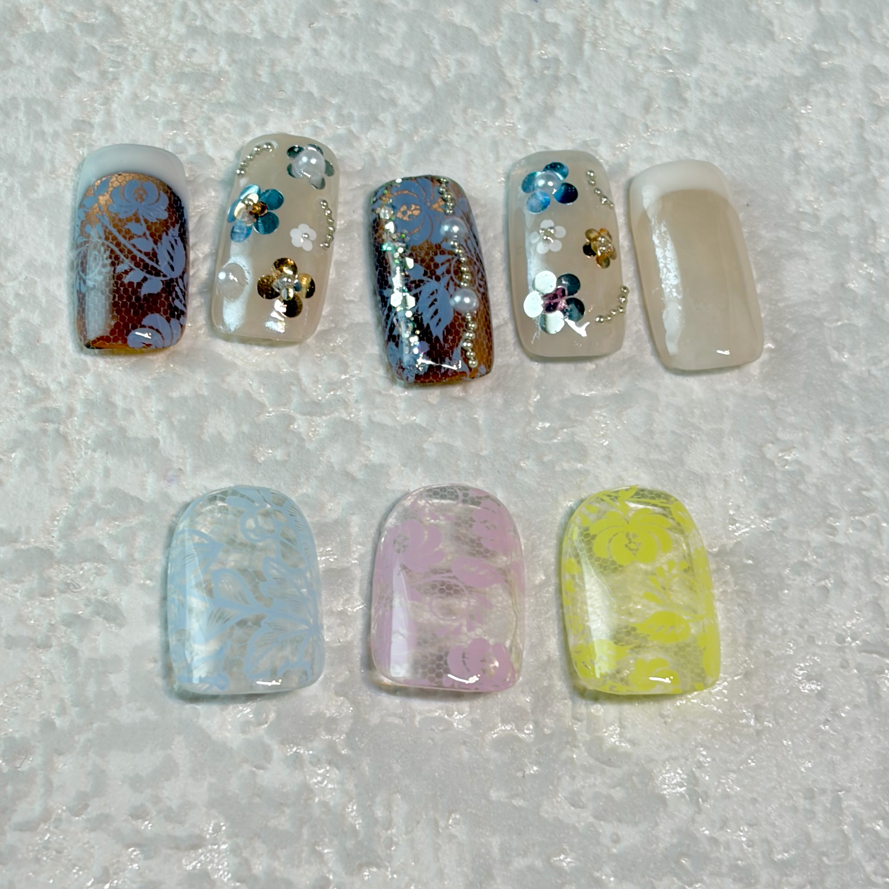 emu.nails