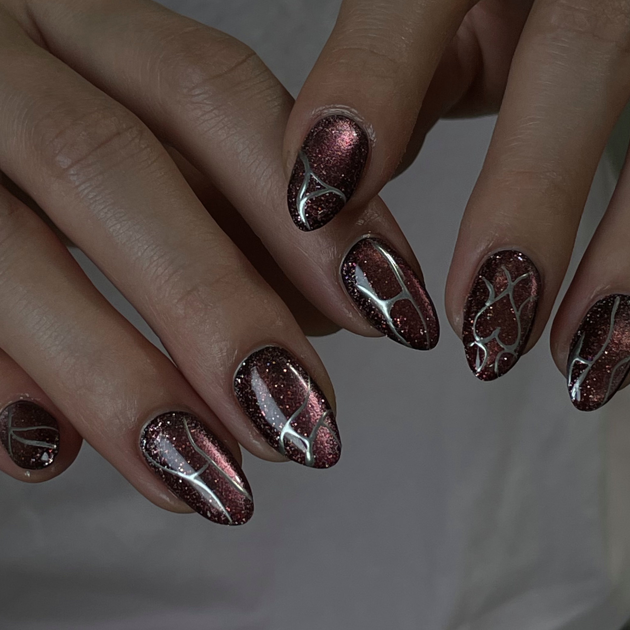 hau.nail