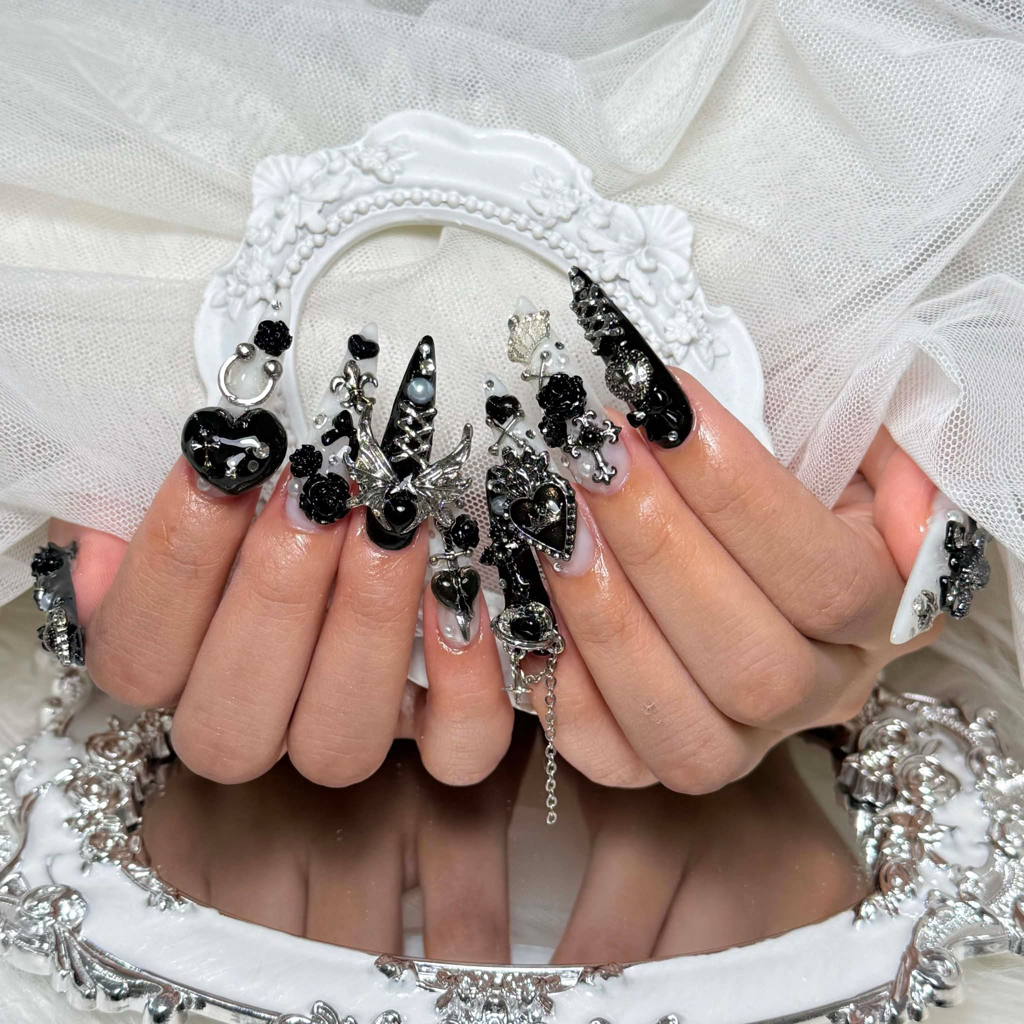 Nail_unichan