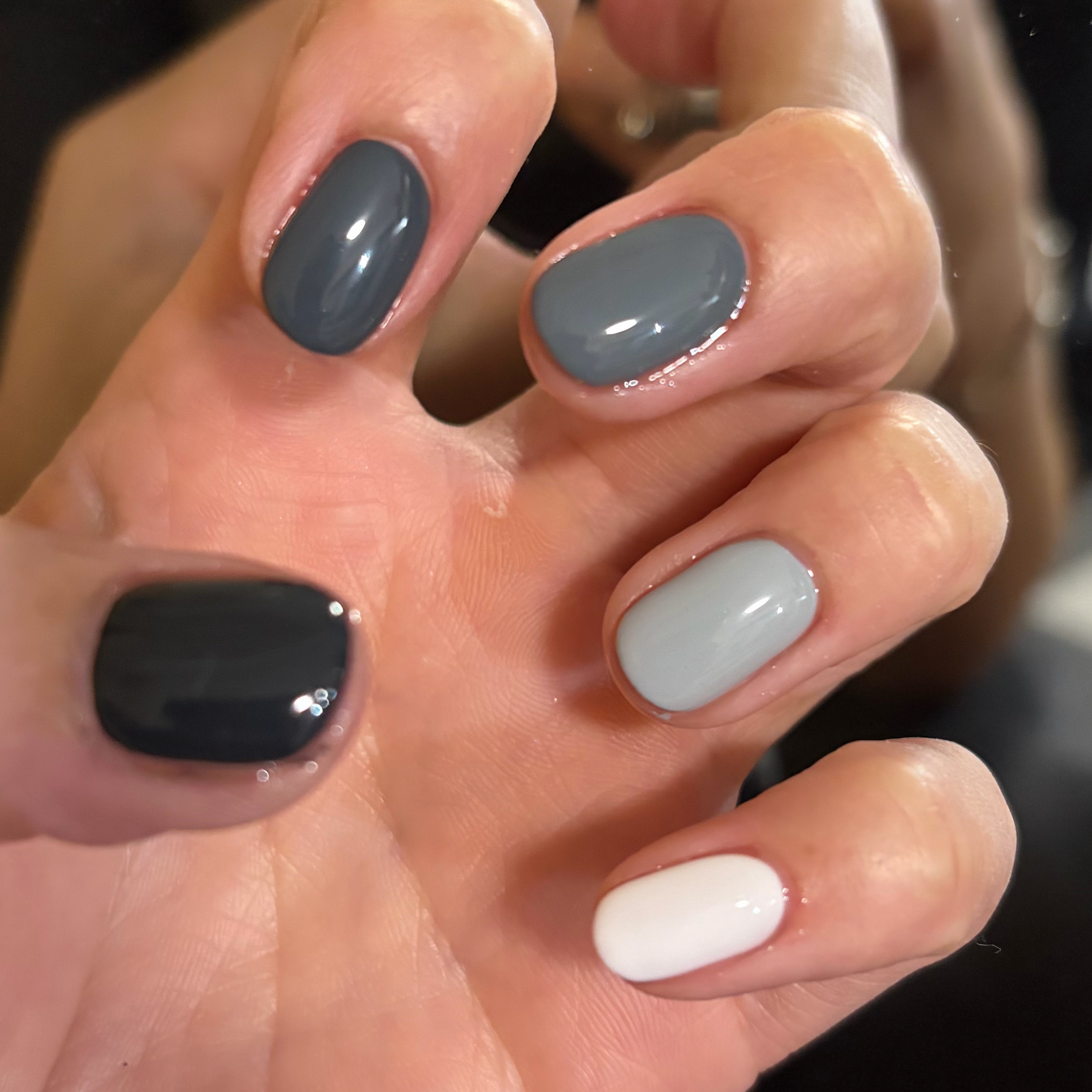FM1120.NAILS