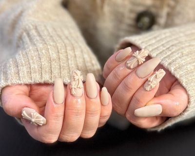 話題のクロムネイル💓ワンカラーにクロムパーツ【ジェルオフ・ケア無料】