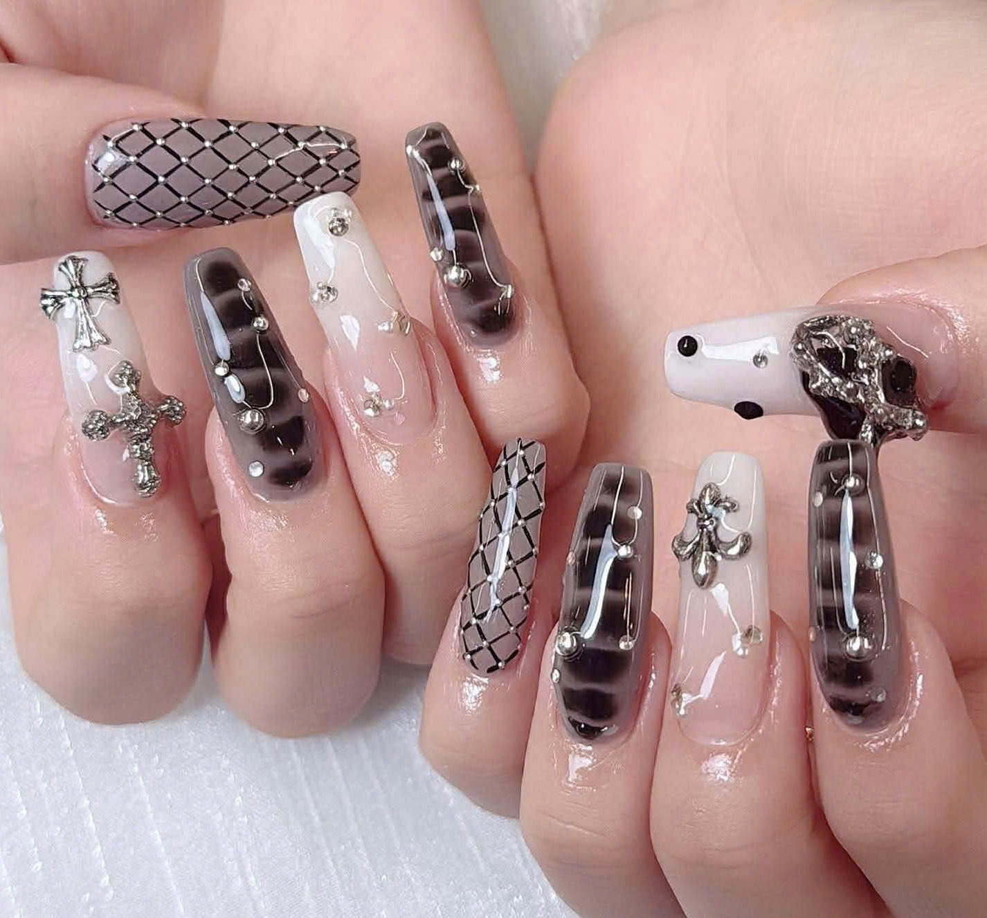 chann_nail