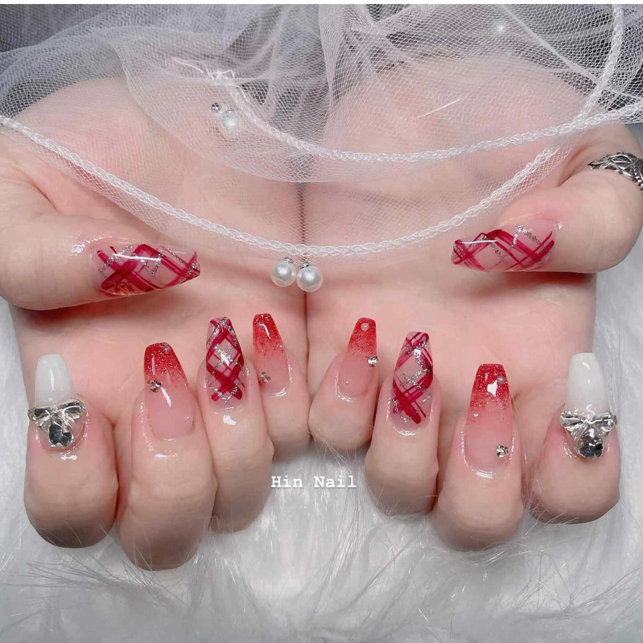 Hin_Nail