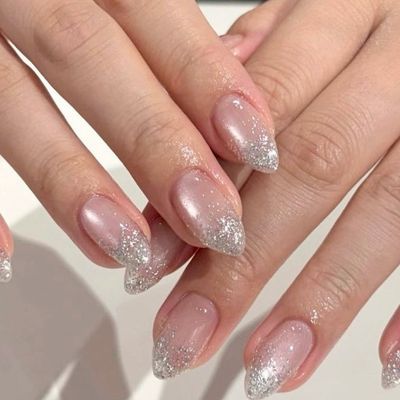パーツ2つ無料✨️うるうる🥺水光マグネット×ラメ✨️グラデーションネイル