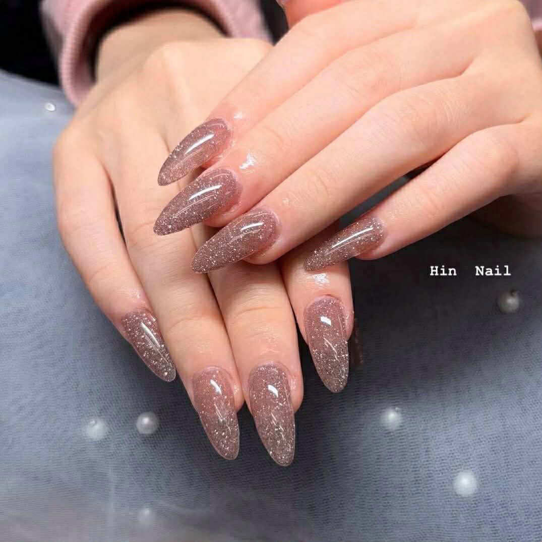 hin_nails