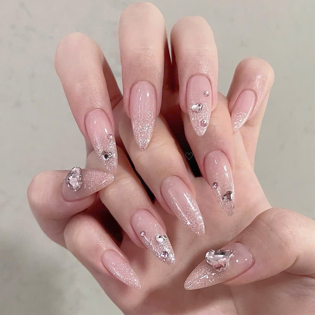 Lucy_Nail