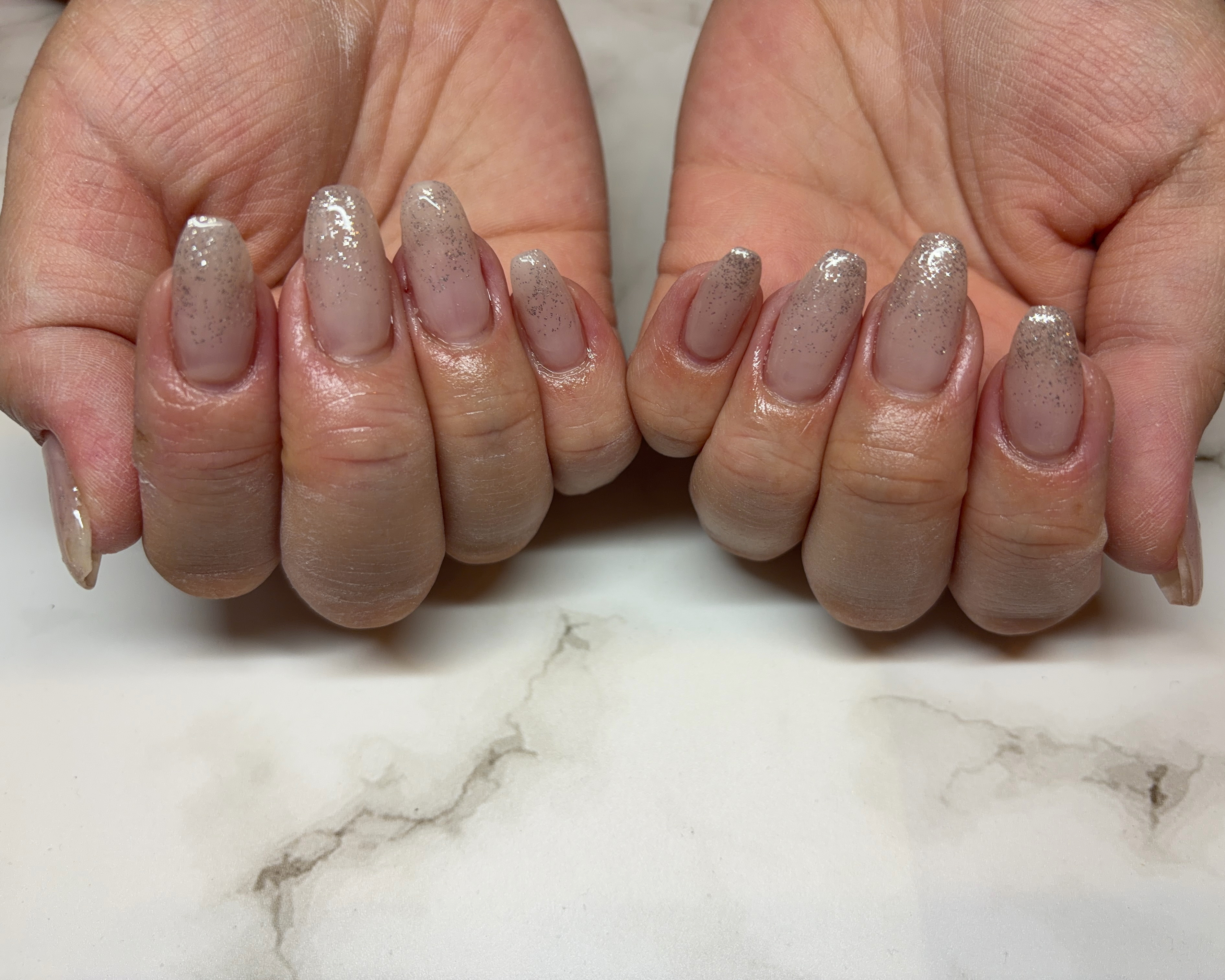 mona_nail
