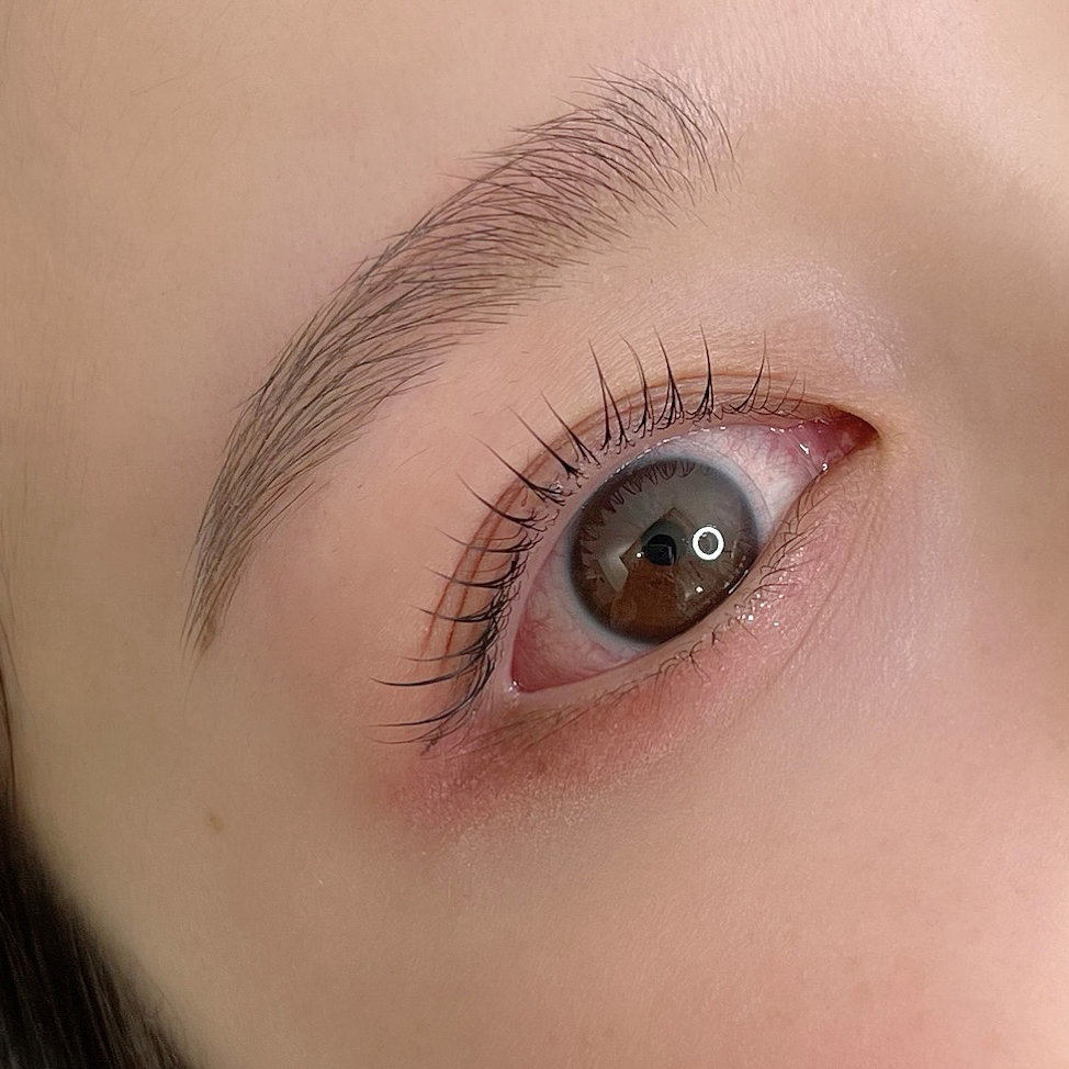 tto._eyebrow