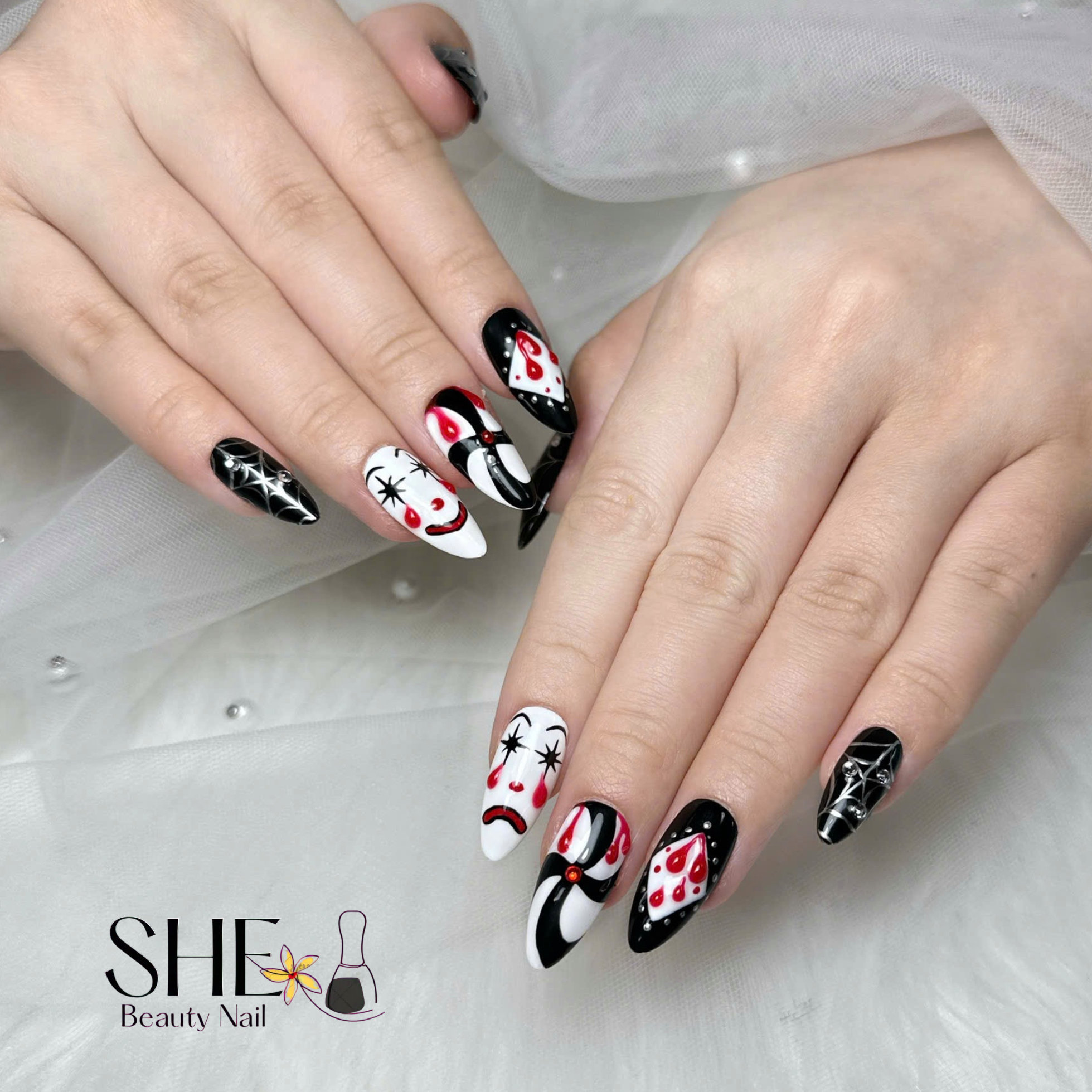 SHE_NAIL_