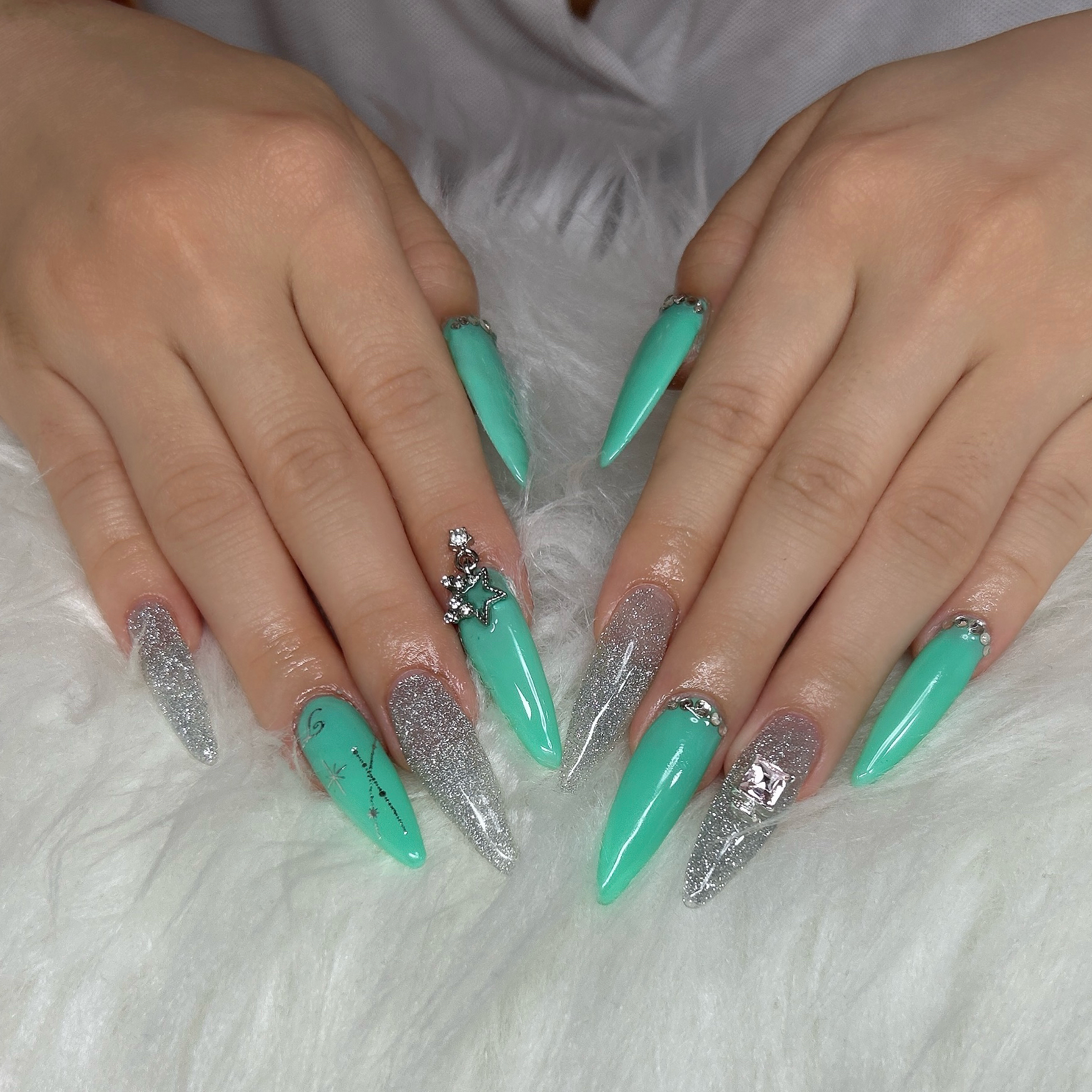 A.anela_nail