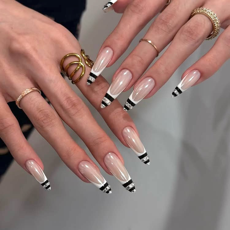 Har02_Nail
