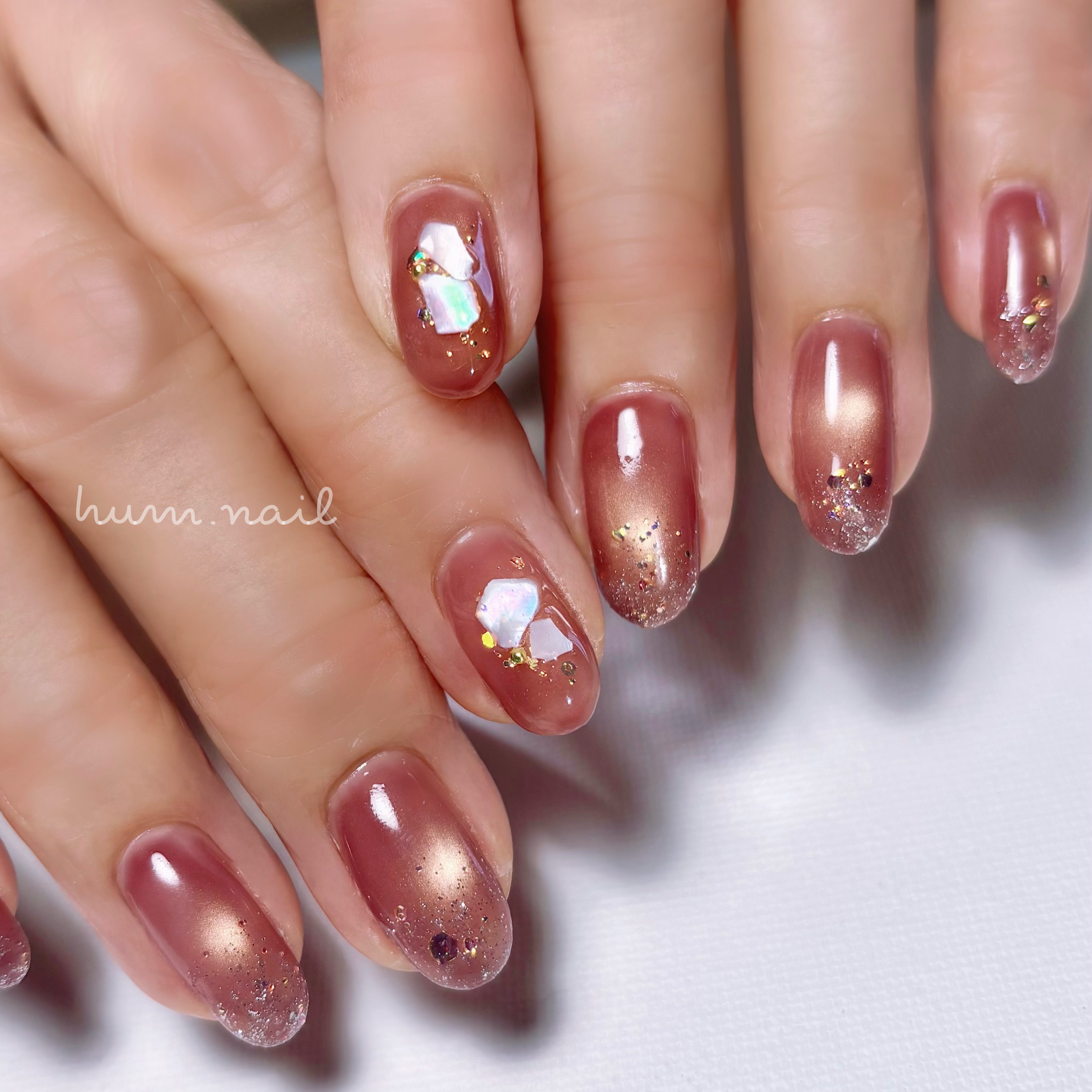 hum.nail