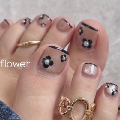 フット🦶ホログラムフラワー×スキニーフレンチネイル🖤
