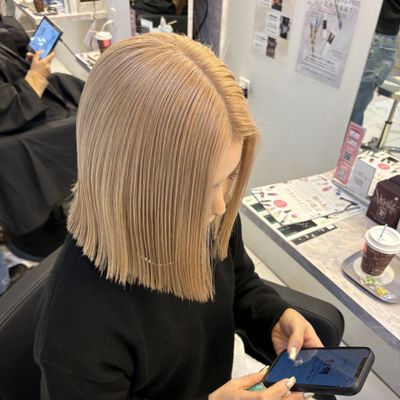 [ハイトーンに👱‍♀️]カット+ブリーチ+カラー+髪質再生トリートメント🤍✨