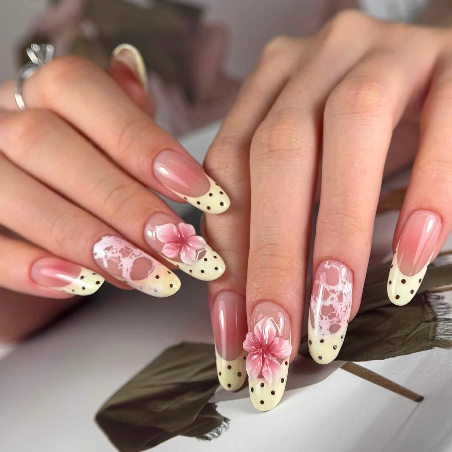 Julie_nail