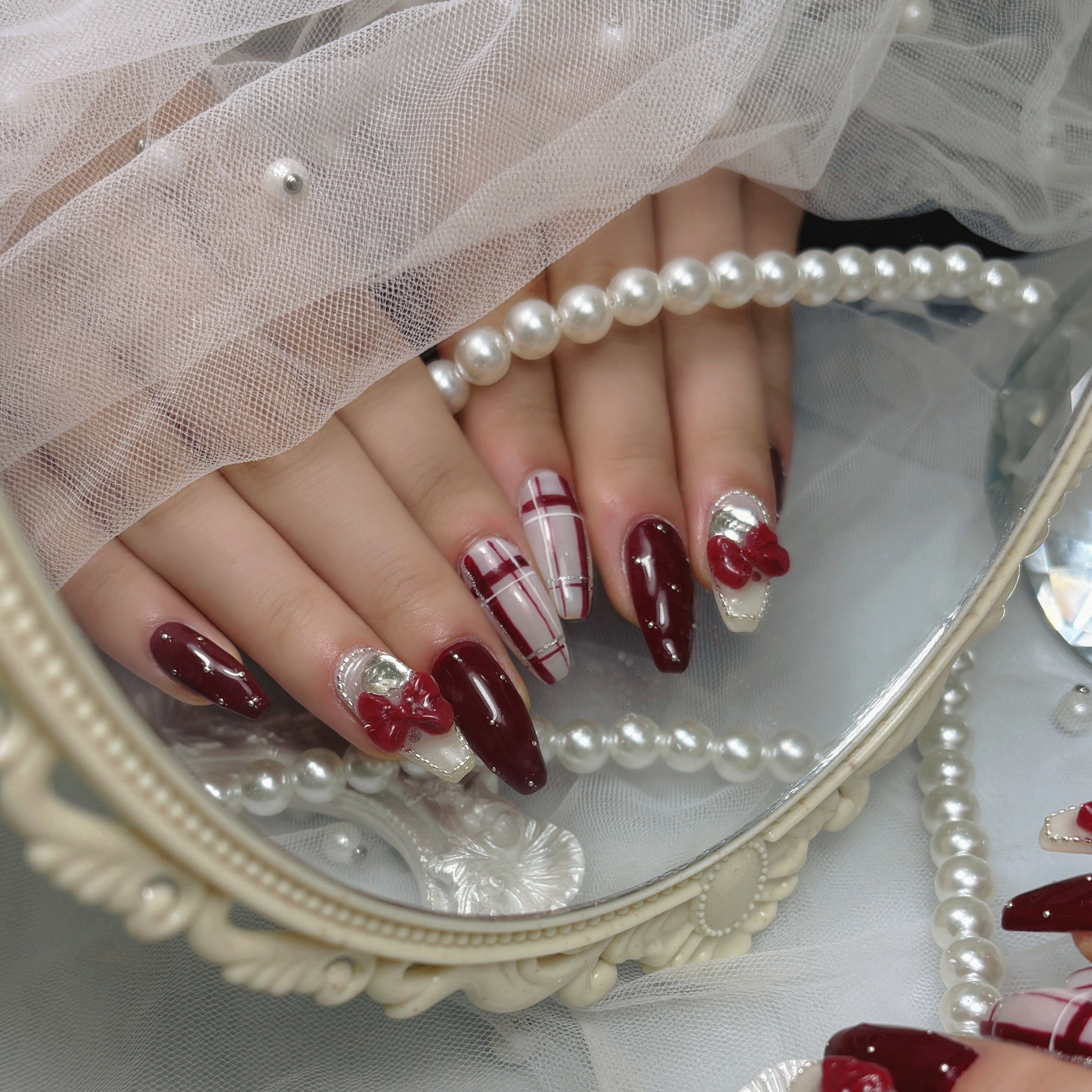 mu._.nail