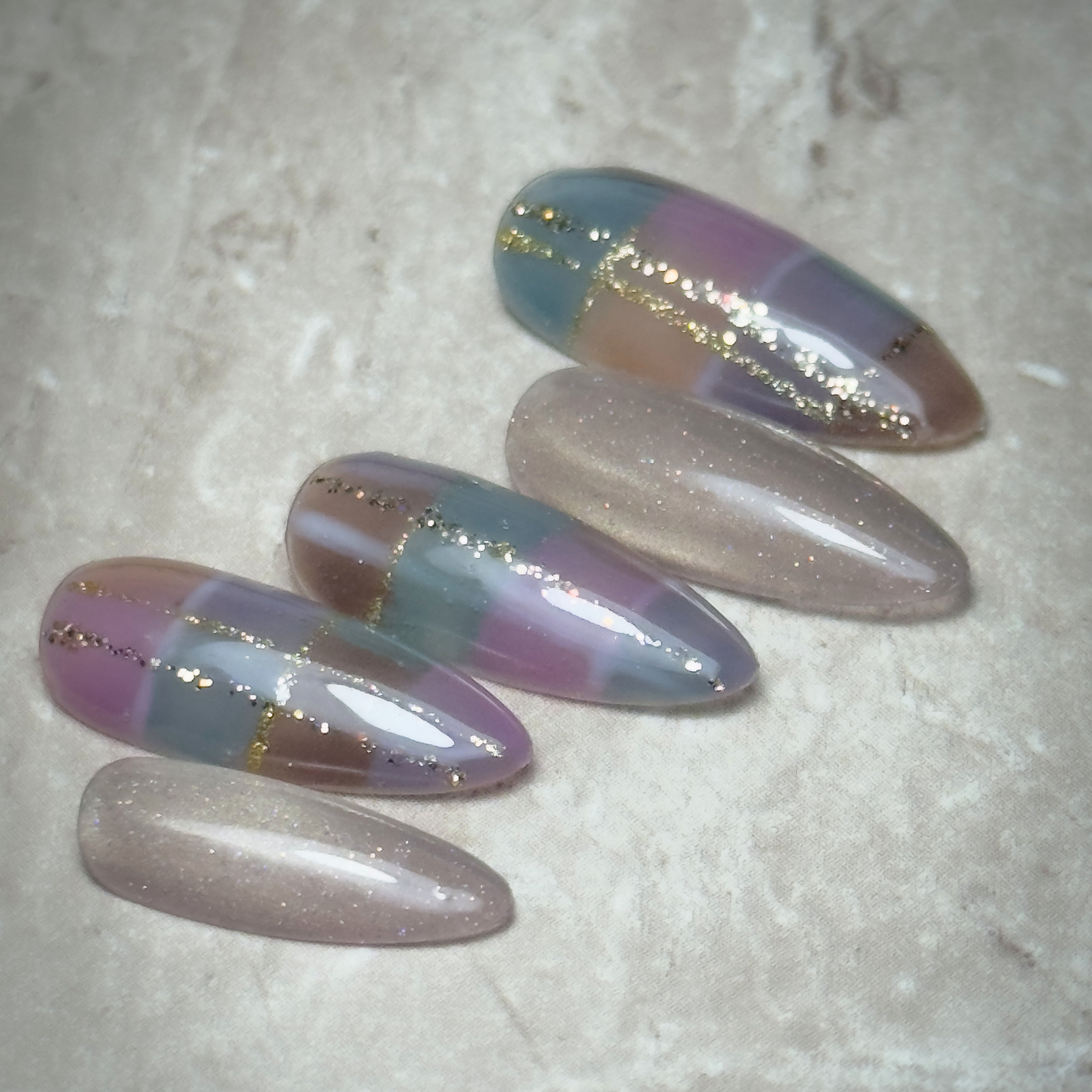 nail.salon.lady