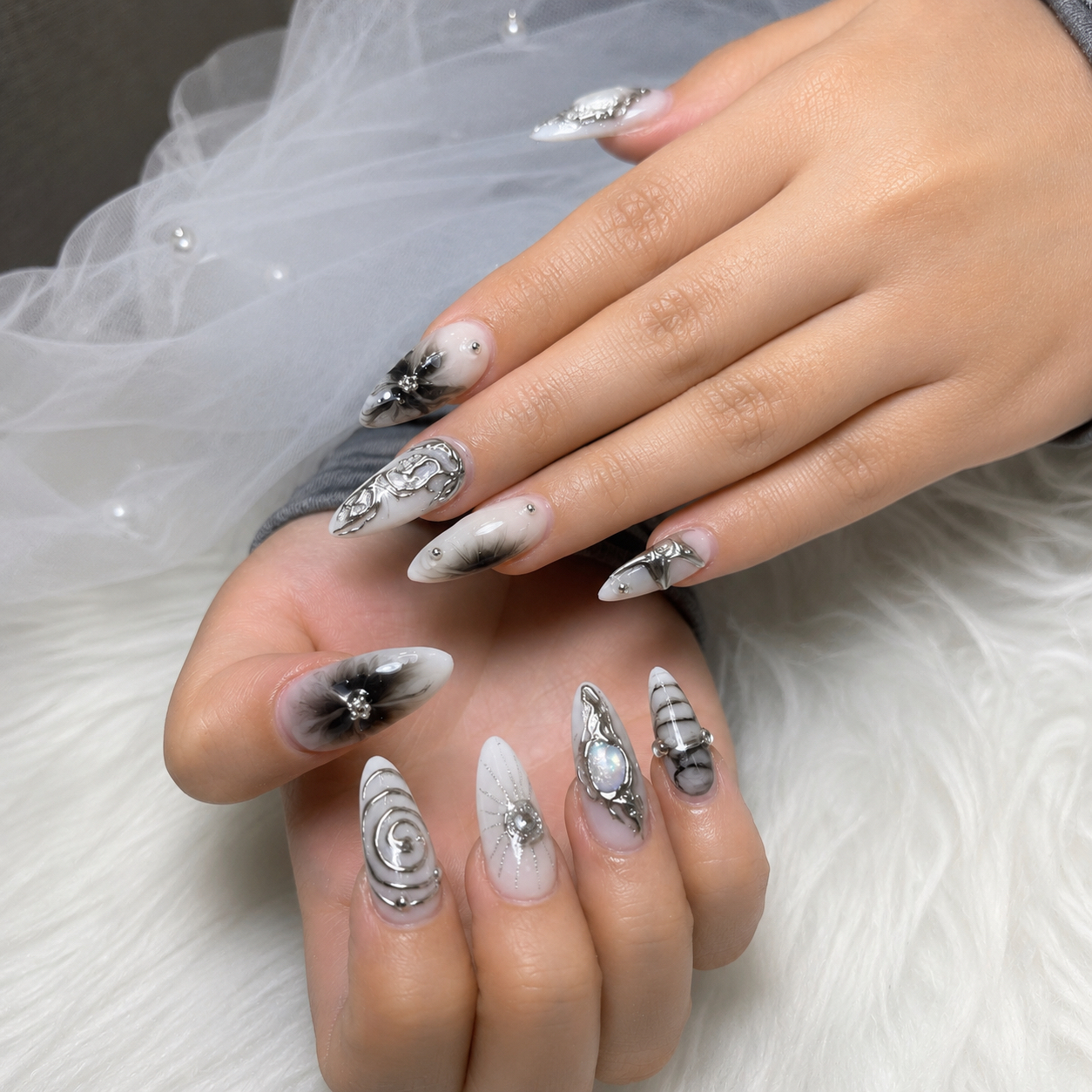 Bara_Nails