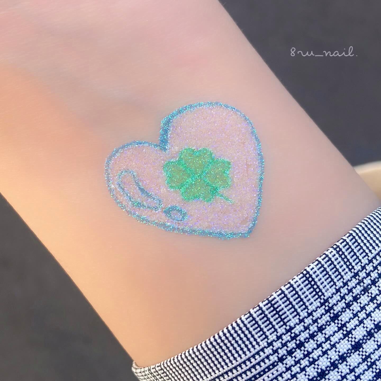 8ru__nail