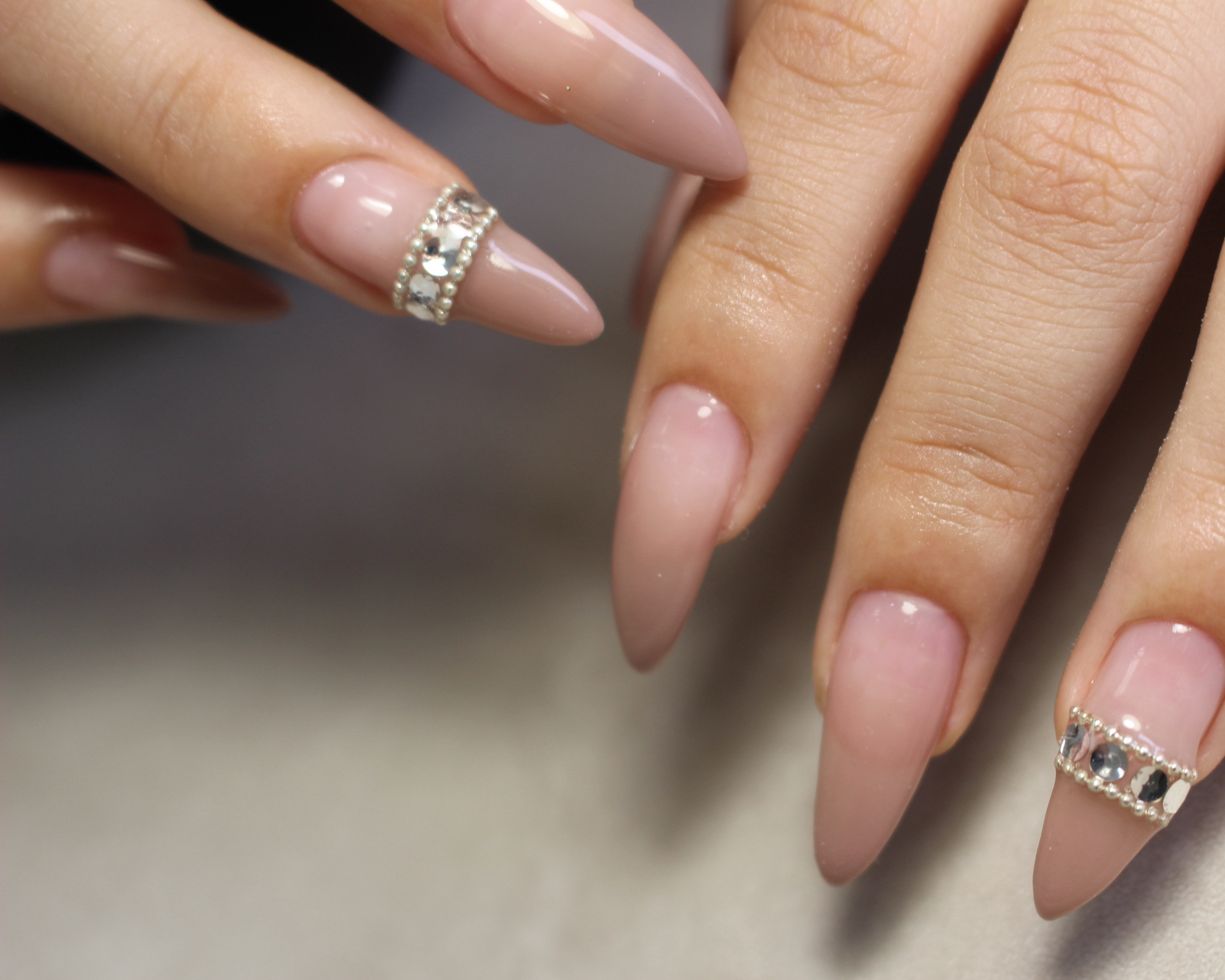 tol_nail
