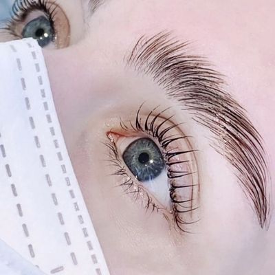 ハリウッドブロウリフト(HBL)wax❌、ツィザー抜き