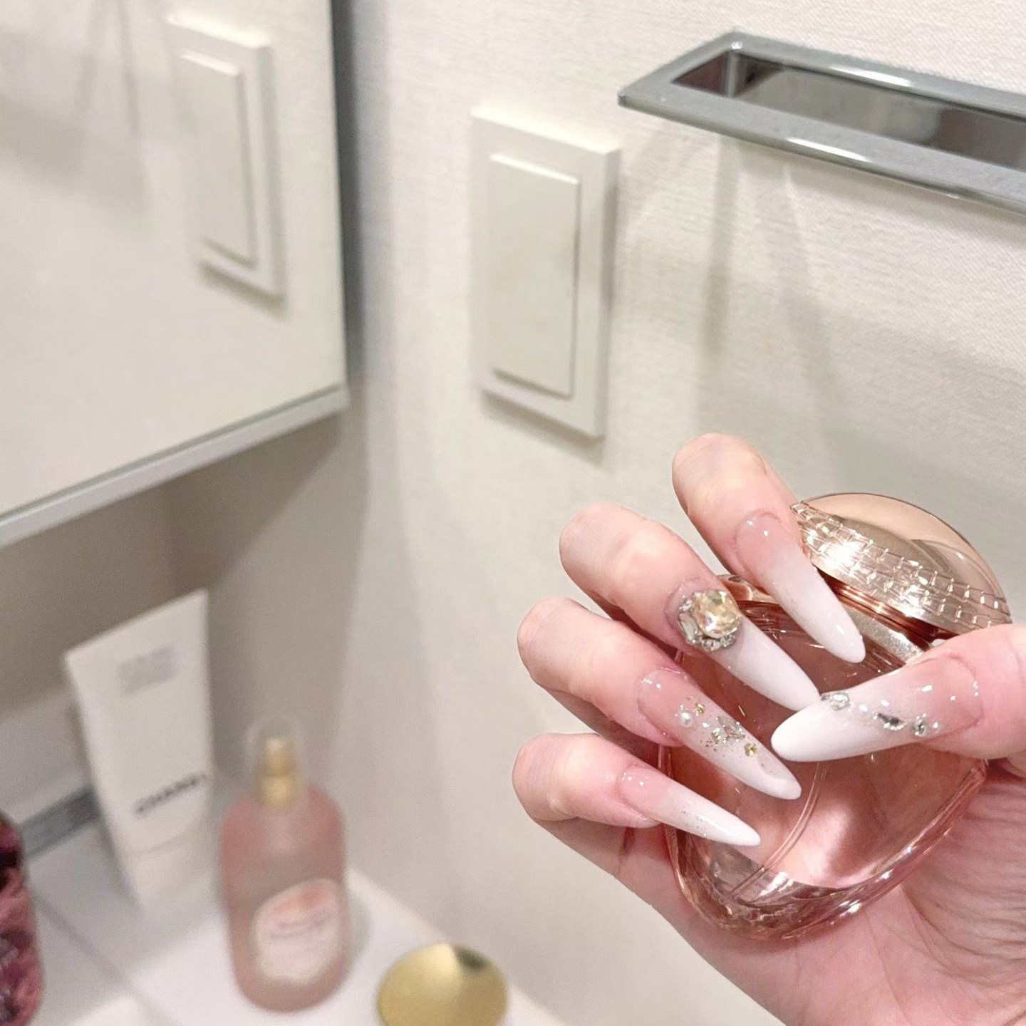 M.nail_momo