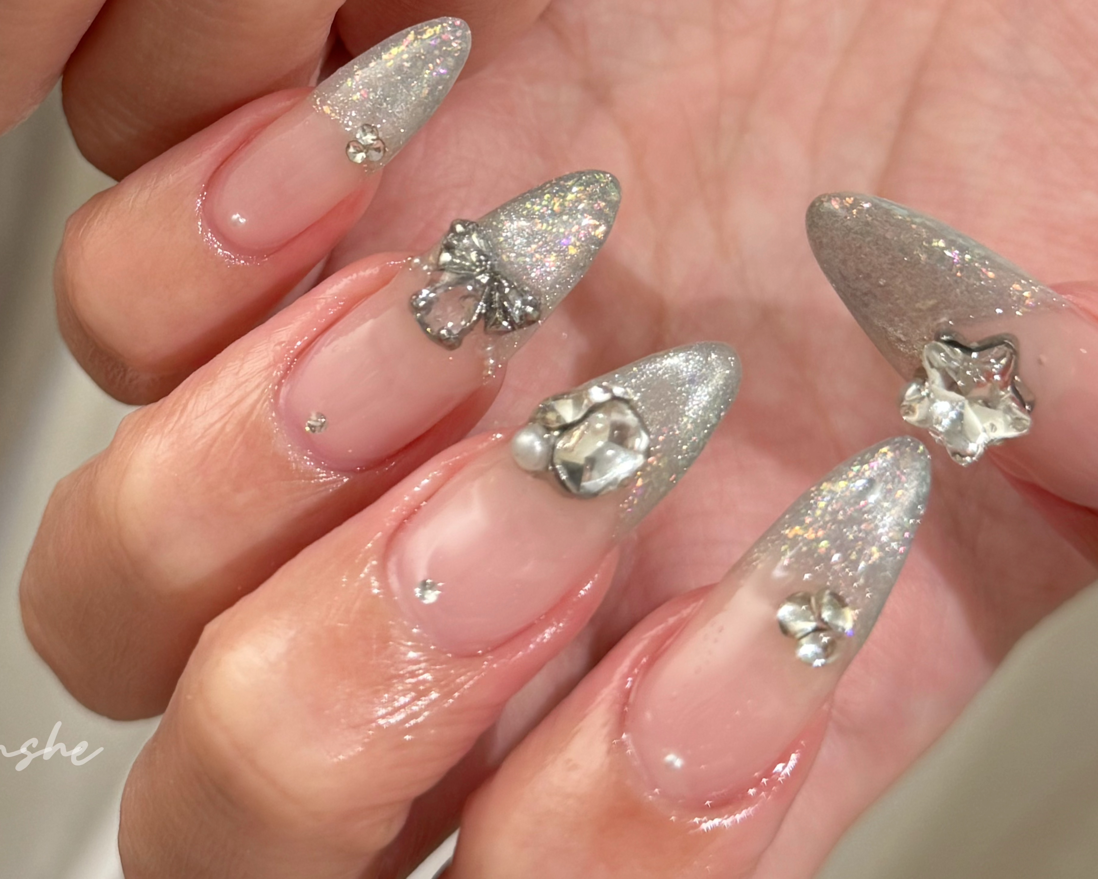 munshe_nails