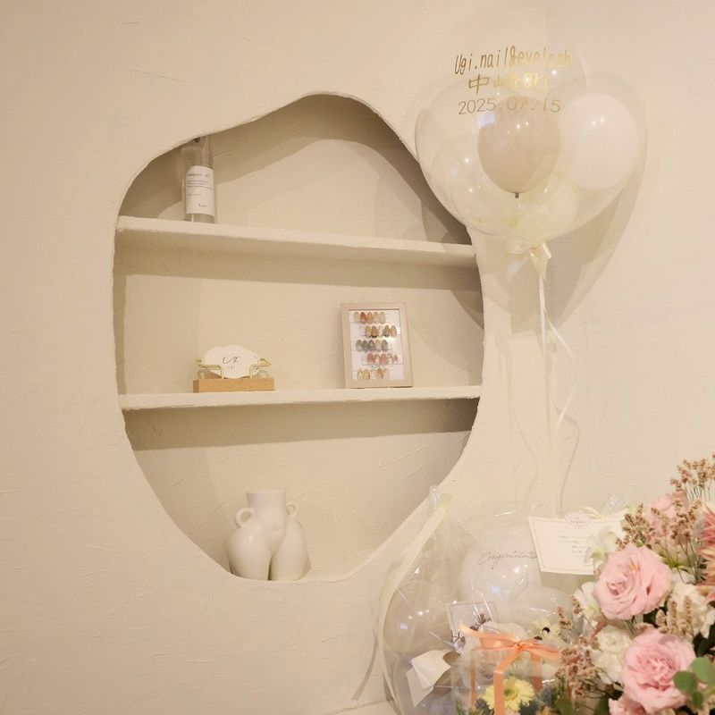 Ugi. nail&eyelash 中崎町